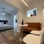 Central Studio Apartments Apart Otel 3*