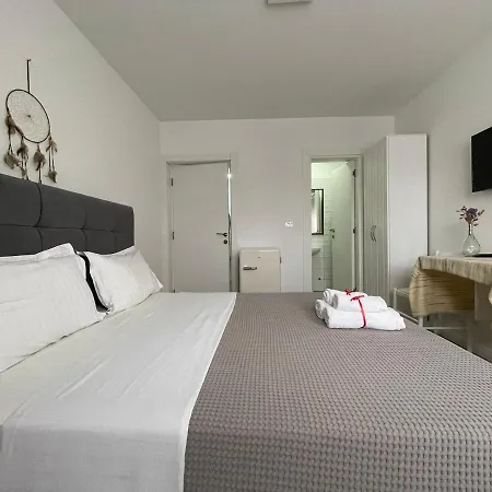 Central Studio Apartments Lejlighedshotel Tirana
