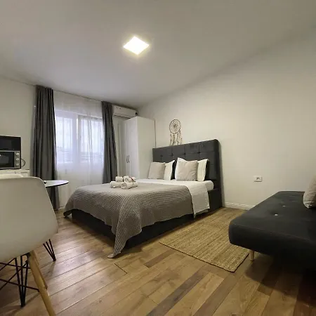 Central Studio Apartments Lägenhetshotell Tirana