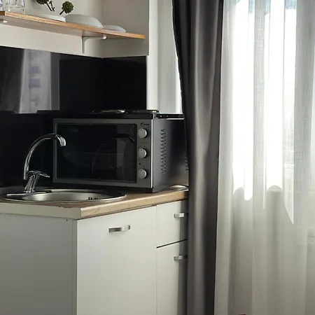 Central Studio Apartments 3* Tirana