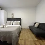 Aparthotel Central Studio Apartments