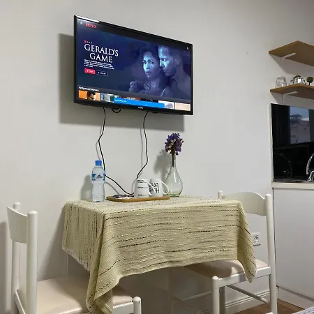 Central Studio Apartments Aparthotel