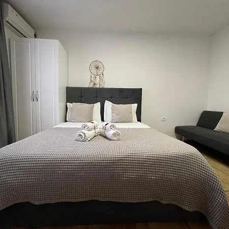 Aparthotel Central Studio Apartments 3*