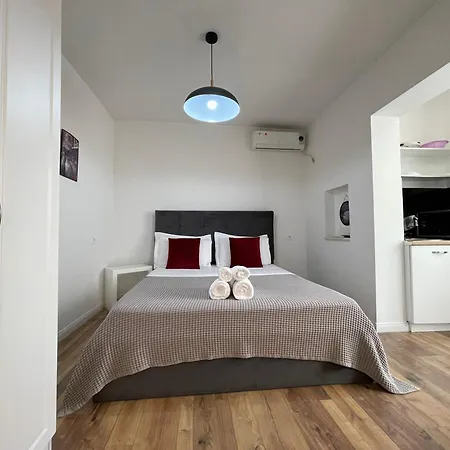 Central Studio Apartments شقة فندقية تيرانا
